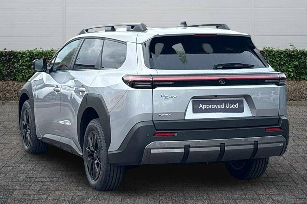 Toyota bZ4X 165Kw Design 75Kwh Silver #2