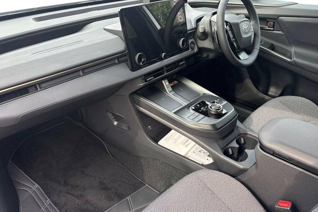 Toyota bZ4X 73.1Kwh Design White #7