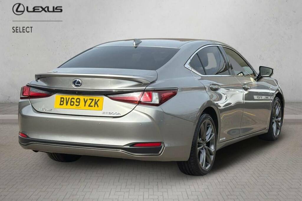 Lexus ES 300H 2.5 F-sport Cvt Silver #2