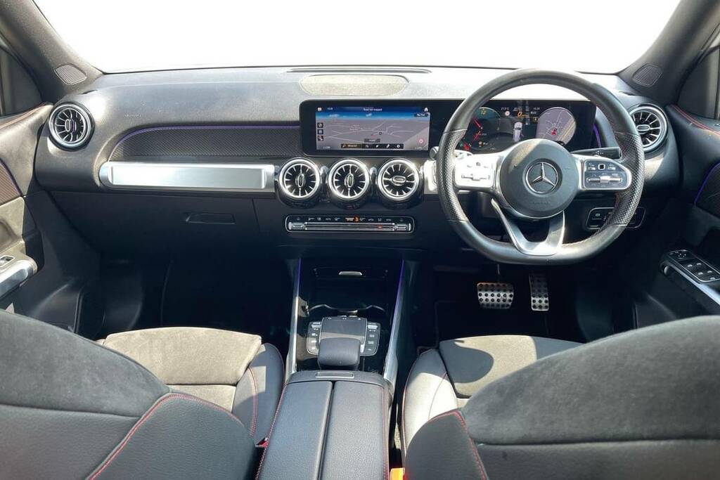 Mercedes-Benz GLB Class Glb 200 Amg Line Premium 7G-tronic Red #27