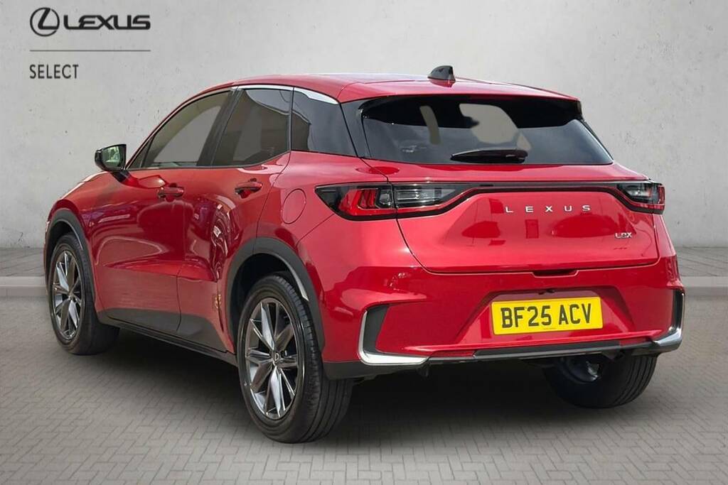 Lexus LBX 1.5 Premium Plus E-cvt Red #4