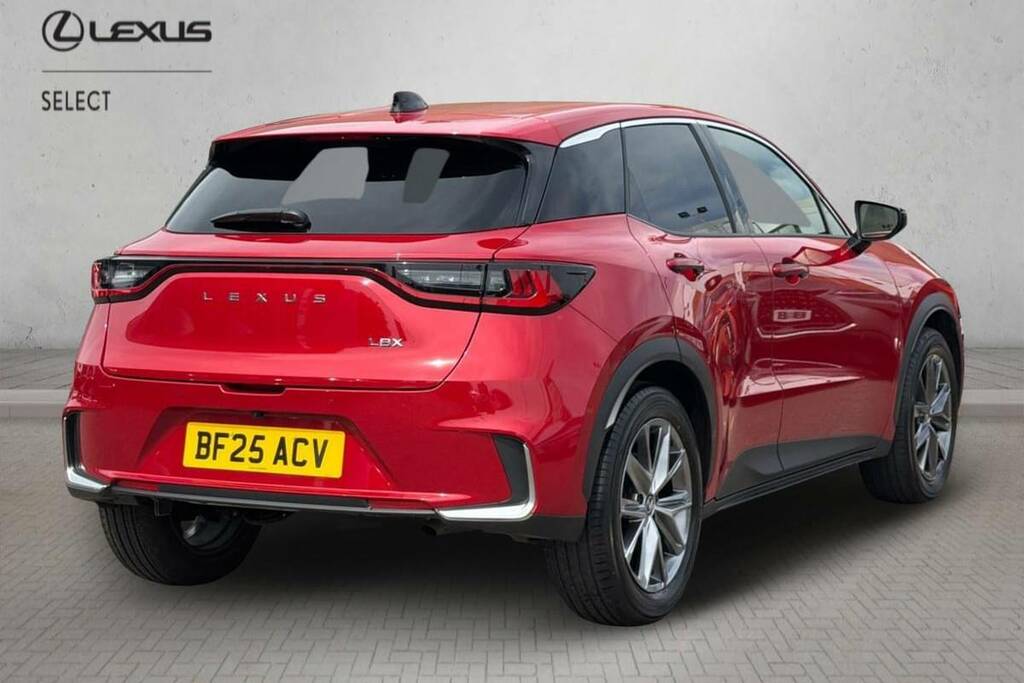 Lexus LBX 1.5 Premium Plus E-cvt Red #2