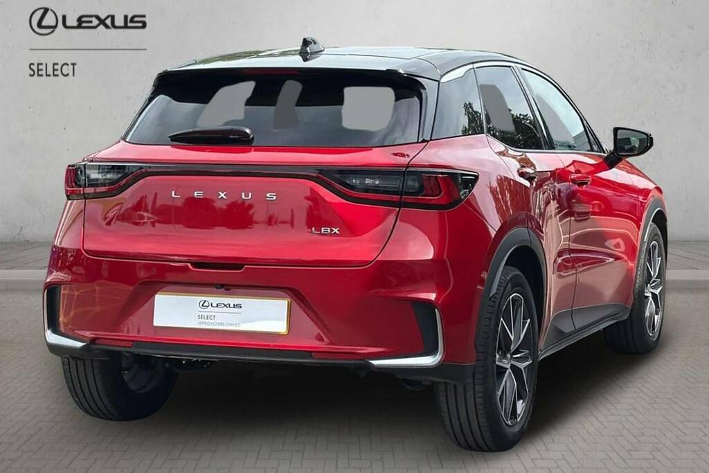 Lexus LBX 1.5 Takumi E-cvt Red #2
