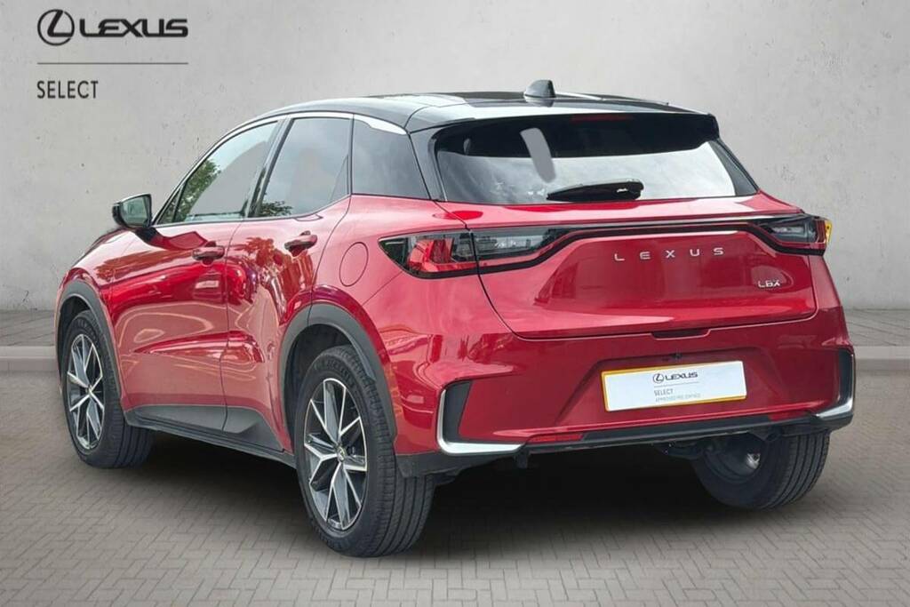 Lexus LBX 1.5 Takumi E-cvt Red #4