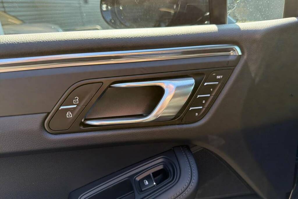 Porsche Macan 2.0T Pdk 4Wd Euro 6 5-Door Silver #24