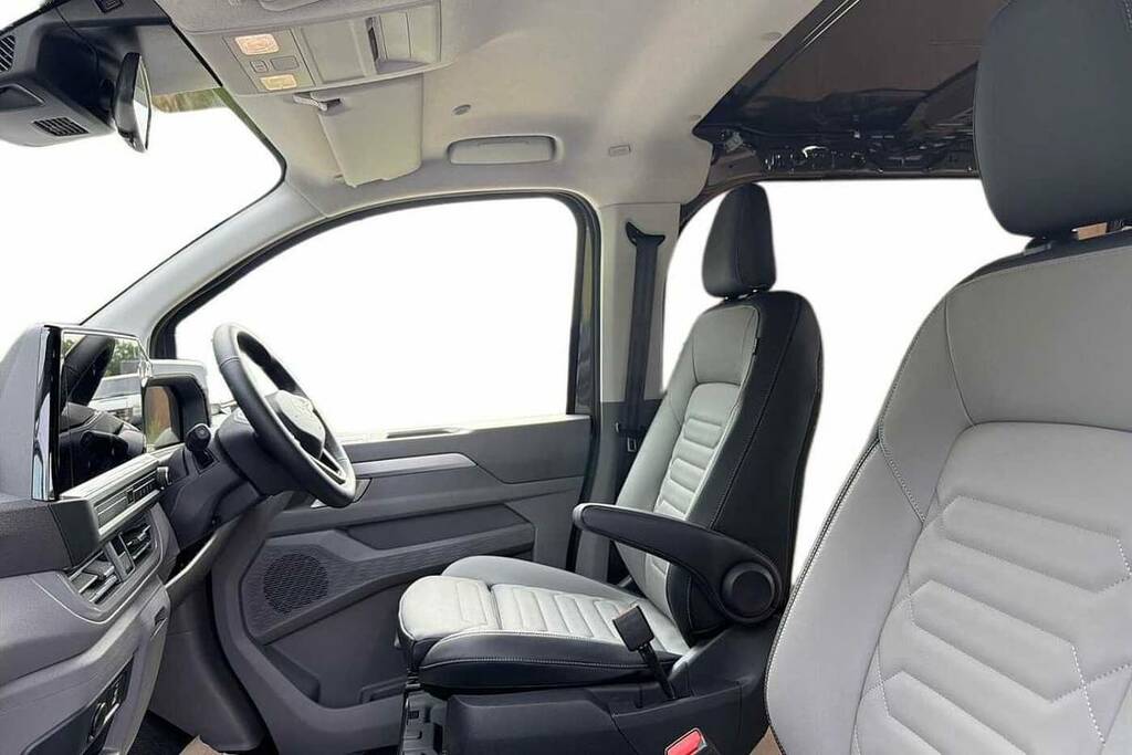 Volkswagen Transporter 2.0 Tdi 150 Commerce Pro Van VN26YGZ #2