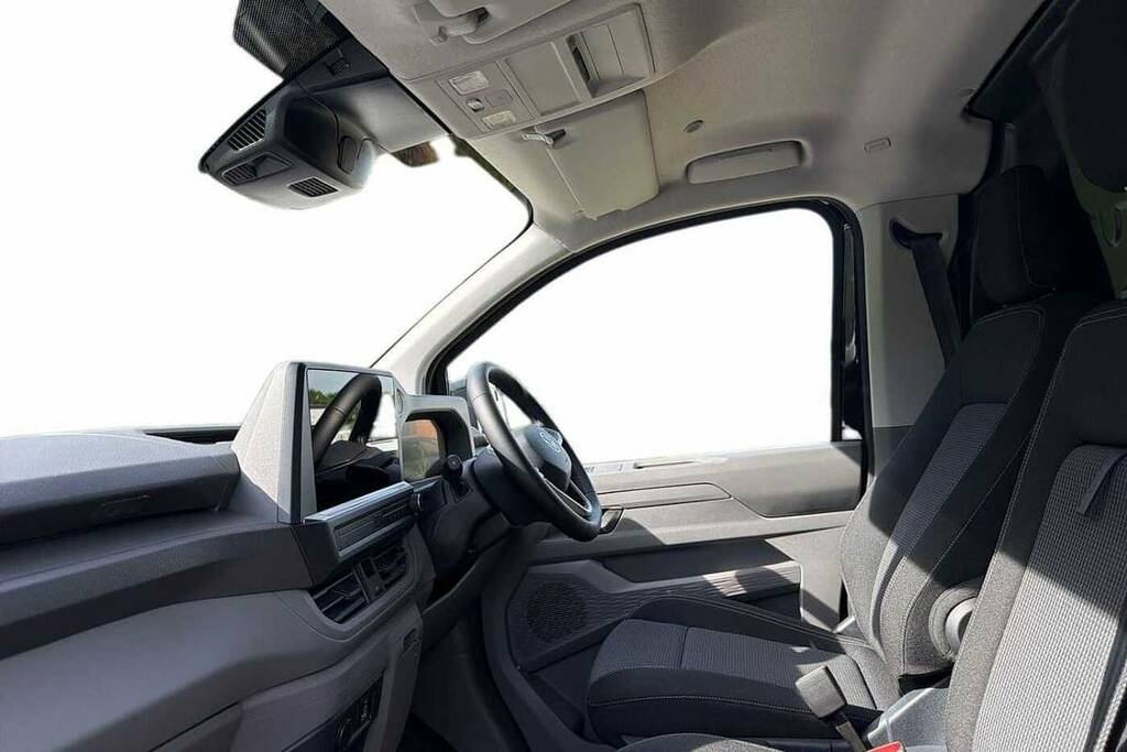 Volkswagen E-Transporter 160Kw 65Kwh Commerce Pro Van Black #2