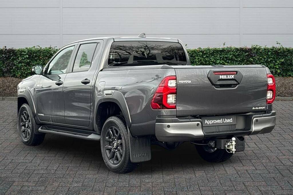 Toyota HILUX Invincible X Dcab Pick Up 2.8 D 48V Grey #2