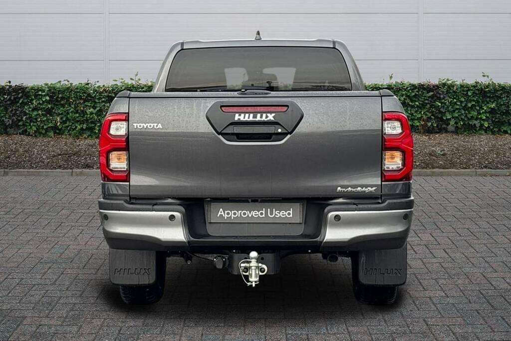 Toyota HILUX Invincible X Dcab Pick Up 2.8 D 48V Grey #4