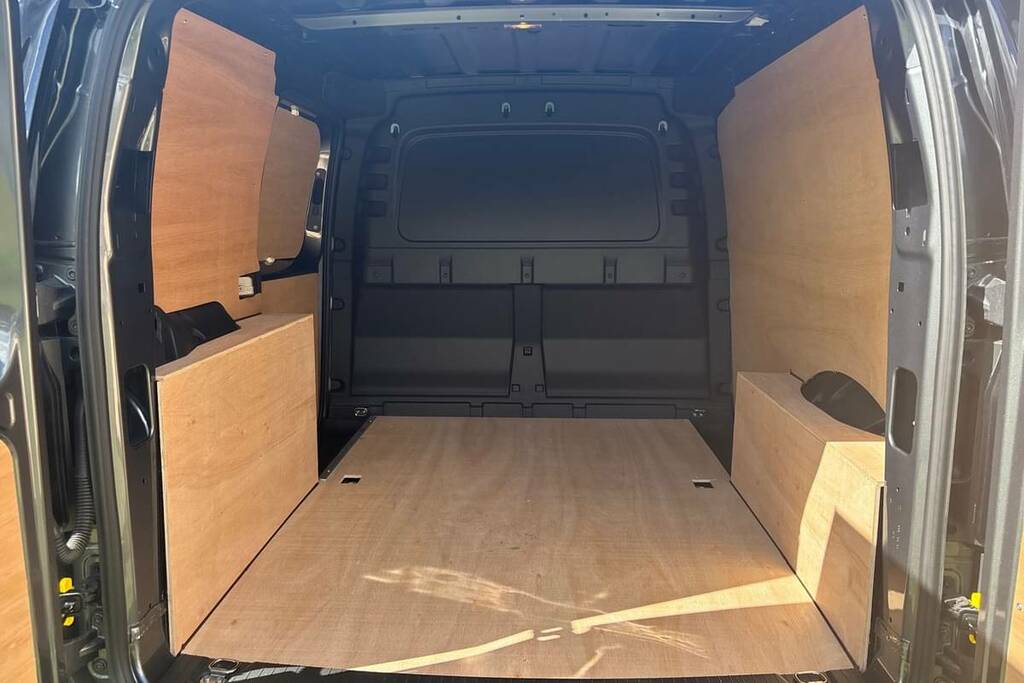 Volkswagen Caddy 2.0 Tdi 102Ps Commerce Van Businesstech Pack Grey #2
