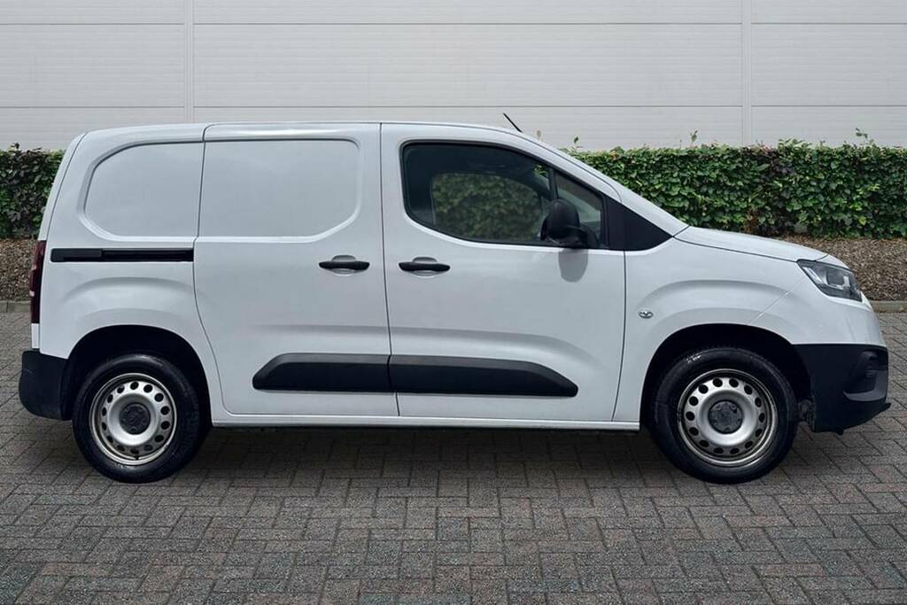 Toyota Proace City 1.5D 100 Active Van 6 Speed White #5