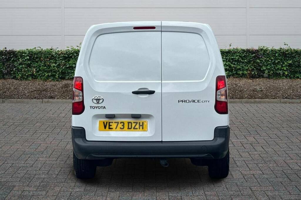 Toyota Proace City 1.5D 100 Active Van 6 Speed White #4