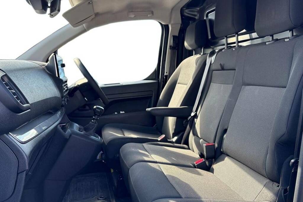 Toyota PROACE 2.0D 145 Icon Van Black #6