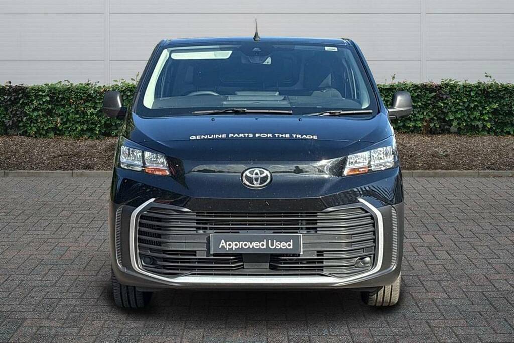 Toyota PROACE 2.0D 145 Icon Van Black #2