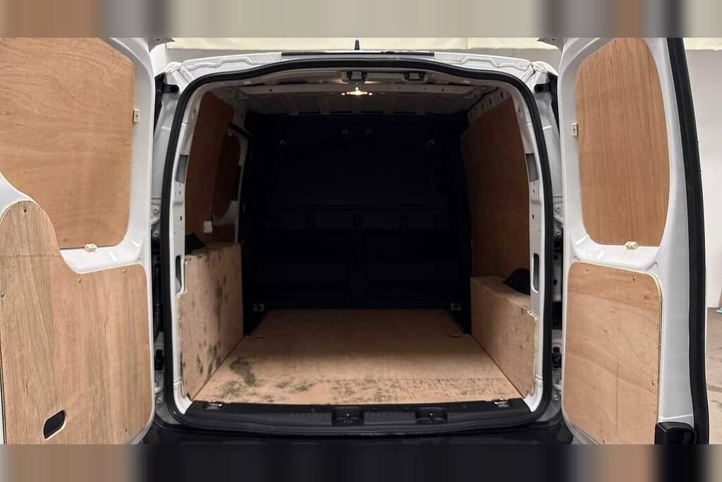 Volkswagen Caddy 2.0 Tdi 102Ps Commerce Van Businesstech Pack White #6