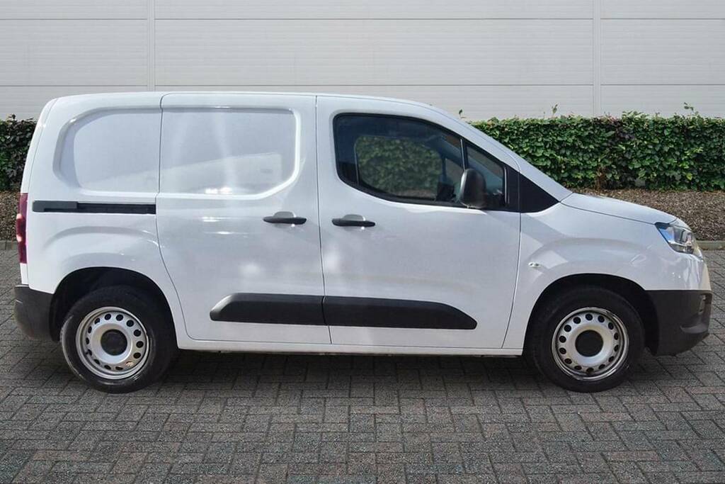 Toyota Proace City 1.5D 100 Active Van 6 Speed White #5