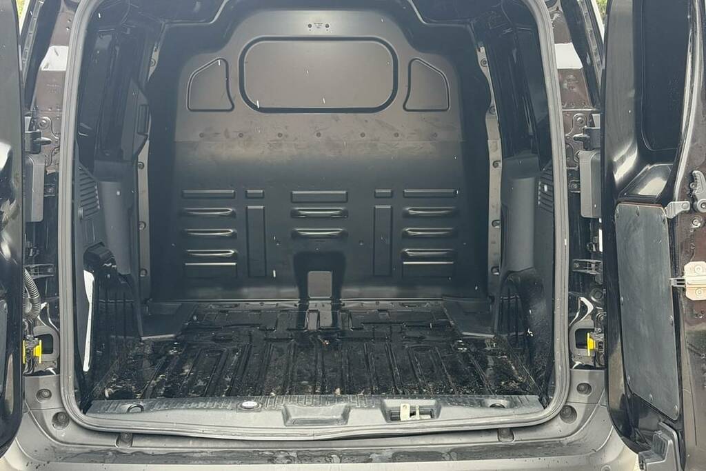 Ford Transit Courier 1.0 Ecoboost 125Ps Active Van Black #2