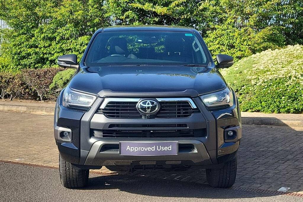 Toyota HILUX Invincible X Dcab Pick Up 2.8 D 48V Black #3