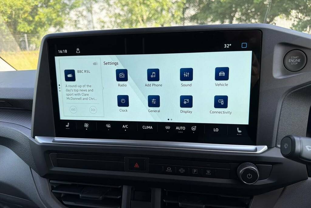 Volkswagen E-Transporter 160Kw 65Kwh Commerce Pro Van Black #3