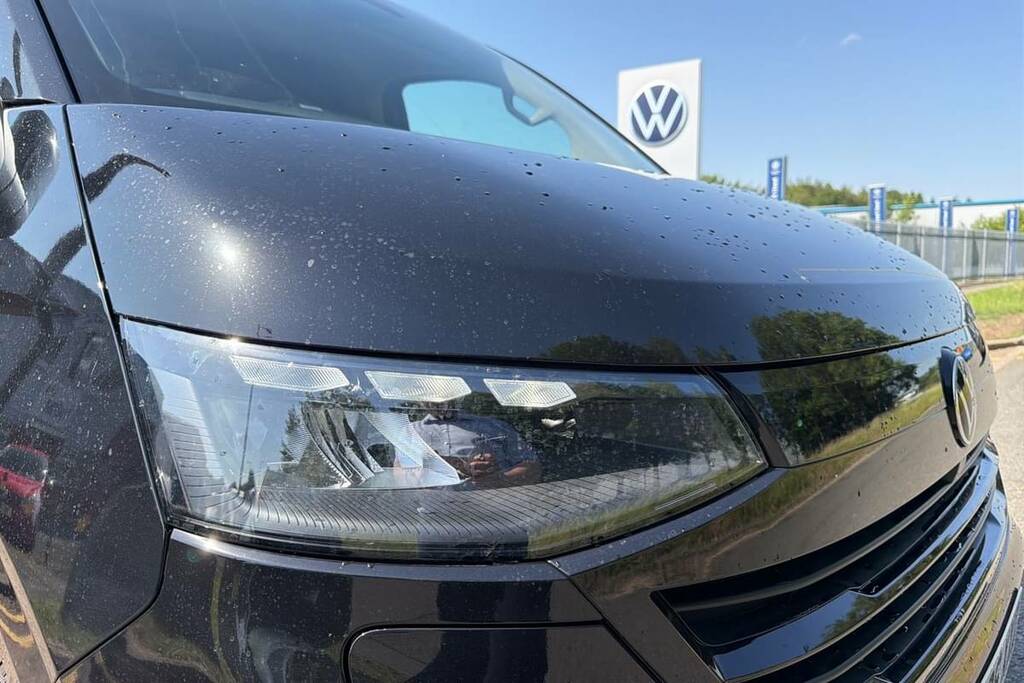 Volkswagen E-Transporter 160Kw 65Kwh Commerce Pro Van Black #6