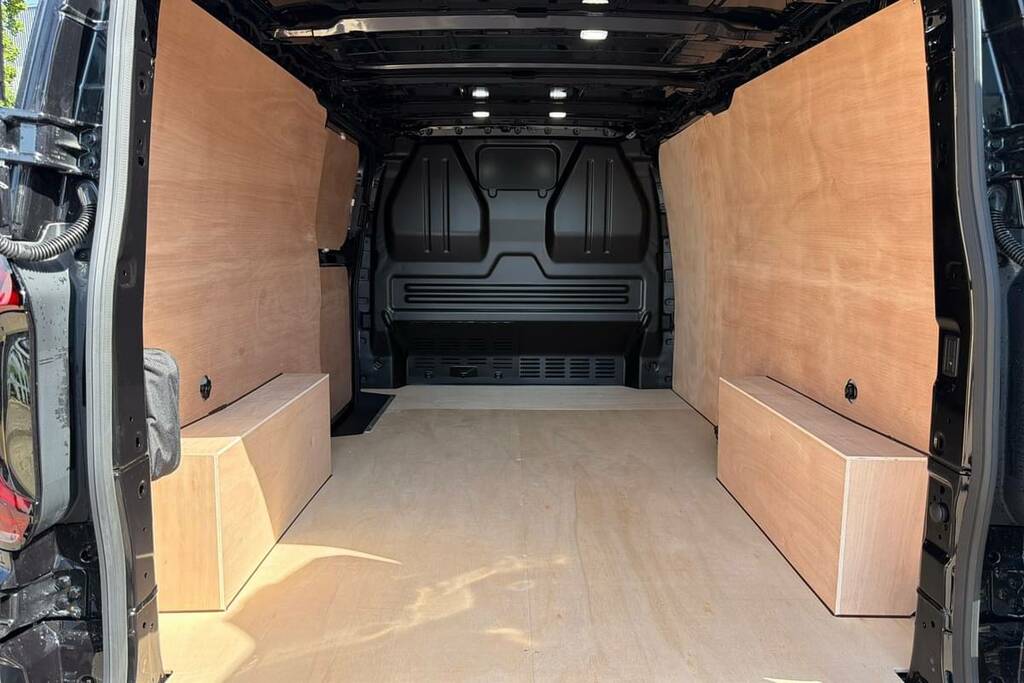 Volkswagen E-Transporter 160Kw 65Kwh Commerce Pro Van Black #2