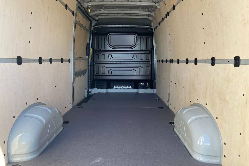 Volkswagen Crafter 2.0 Tdi 140Ps Commerce High Roof Van V026YOA Grey #2
