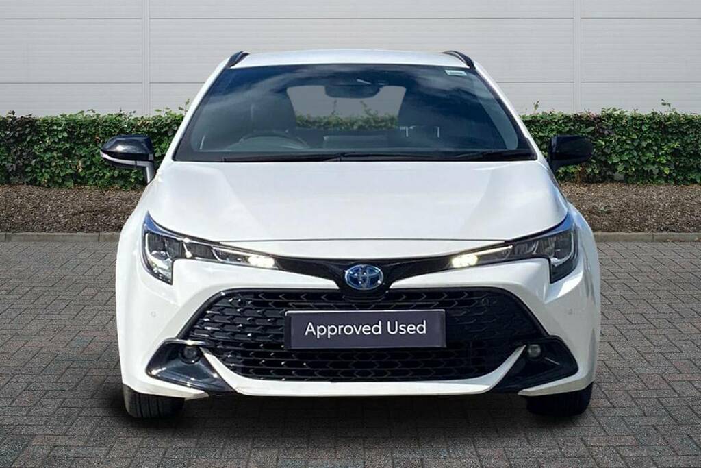 Toyota Corolla 1.8 Vvt-i Hybrid 140 Commercial White #3