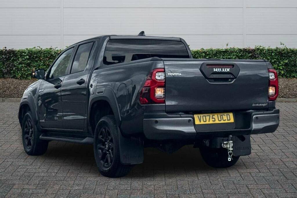 Toyota HILUX Invincible X Dcab Pick Up 2.8 D 48V Grey #2