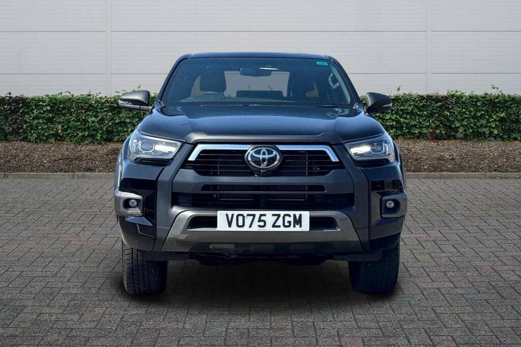 Toyota HILUX Invincible X Dcab Pick Up 2.8 D 48V Black #6
