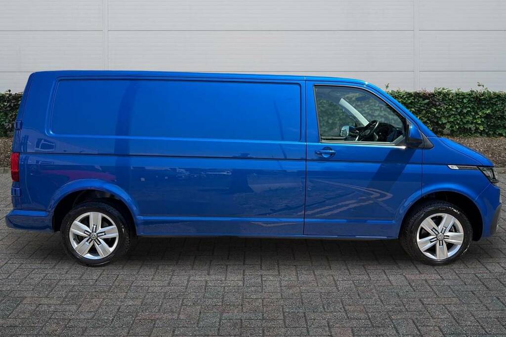 Volkswagen Transporter 2.0 Tdi 150 Highline Van Dsg Black #16