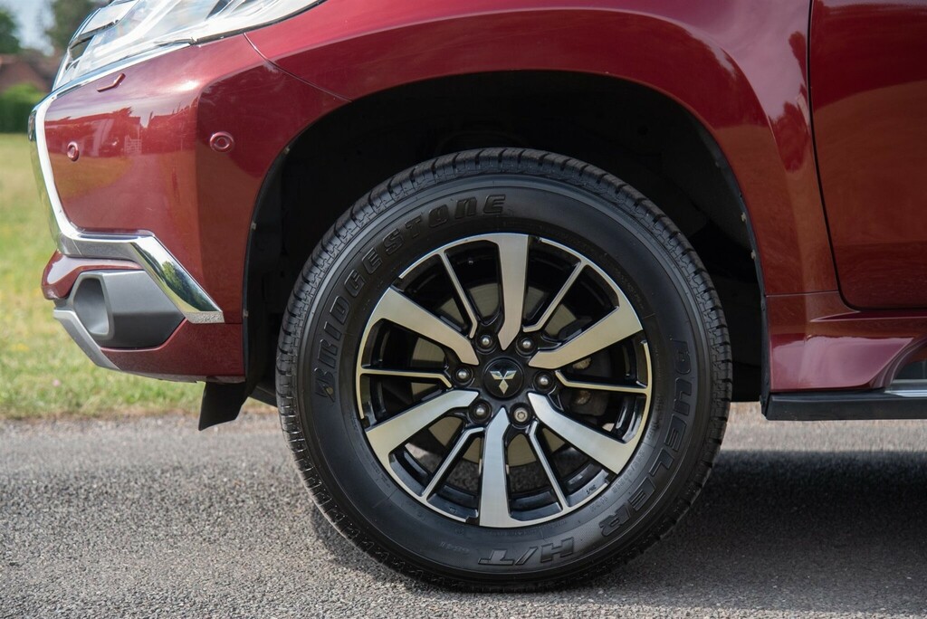 Mitsubishi Shogun Sport 2.4L 4 Grey #11
