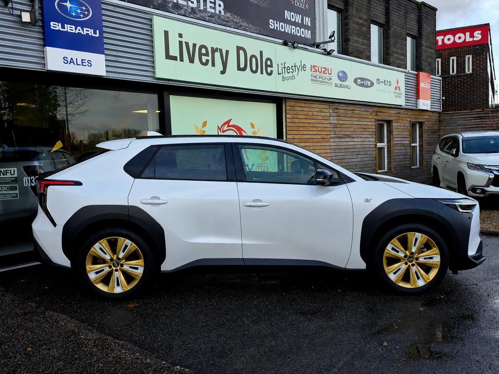 Subaru Solterra 71.4Kwh Touring Awd White #2