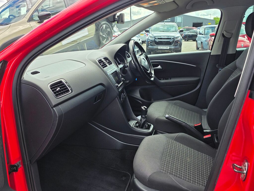 Volkswagen Polo 1.0 Bluemotion Tech Match Edition Hatchback Pe SC17NWO Red #4