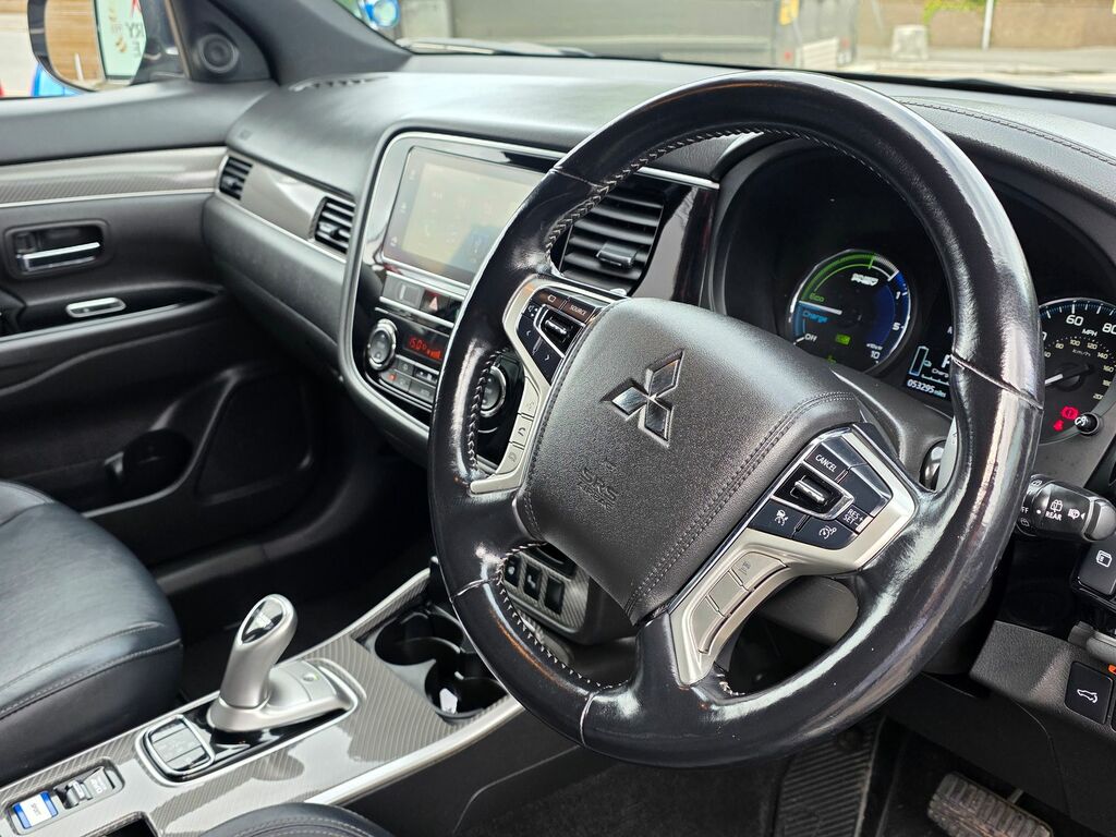 Mitsubishi Outlander 2.0 Exceed Cvt White #14