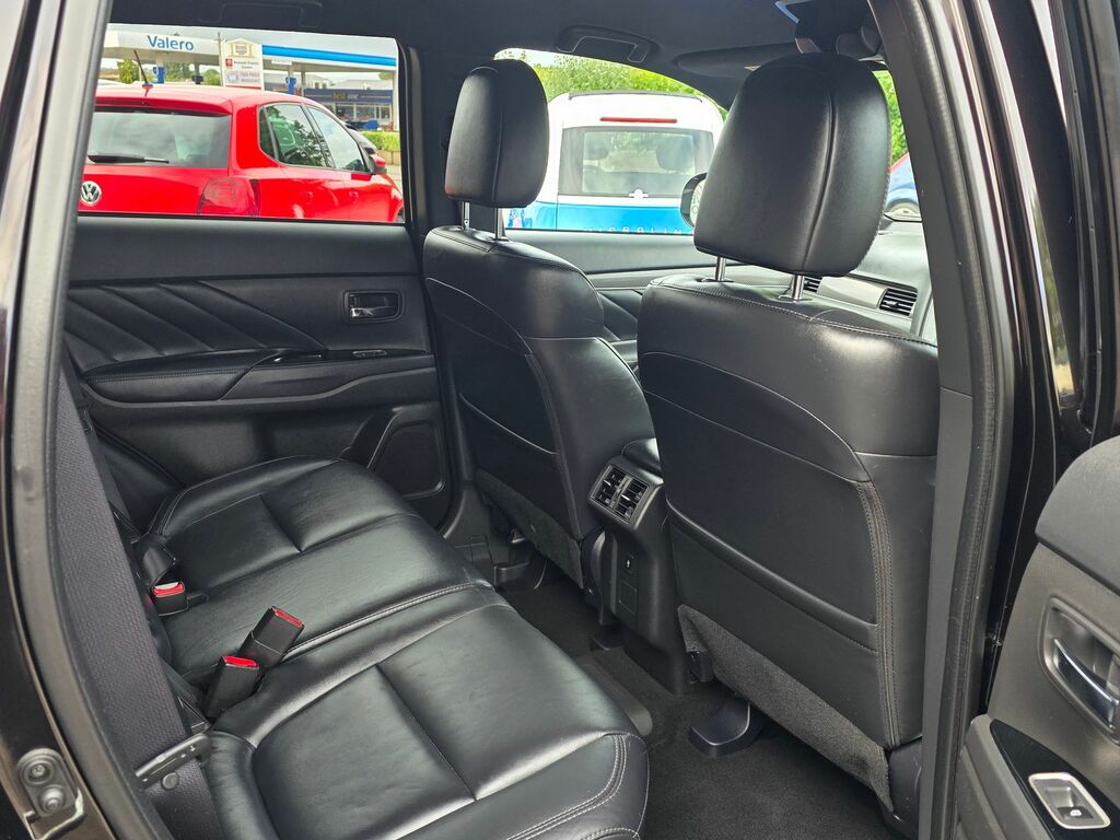 Mitsubishi Outlander 2.0 Exceed Cvt White #13