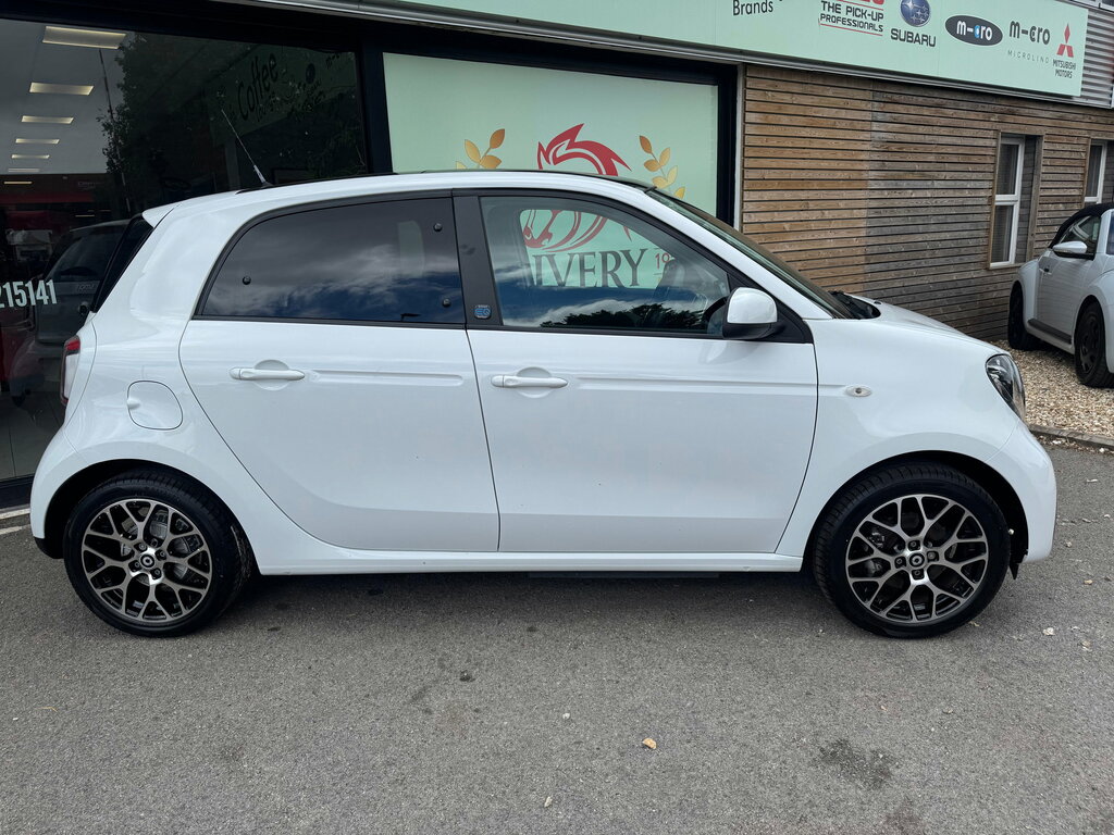 Smart Forfour 17.6Kwh Exclusive Hatchback 22K White #3