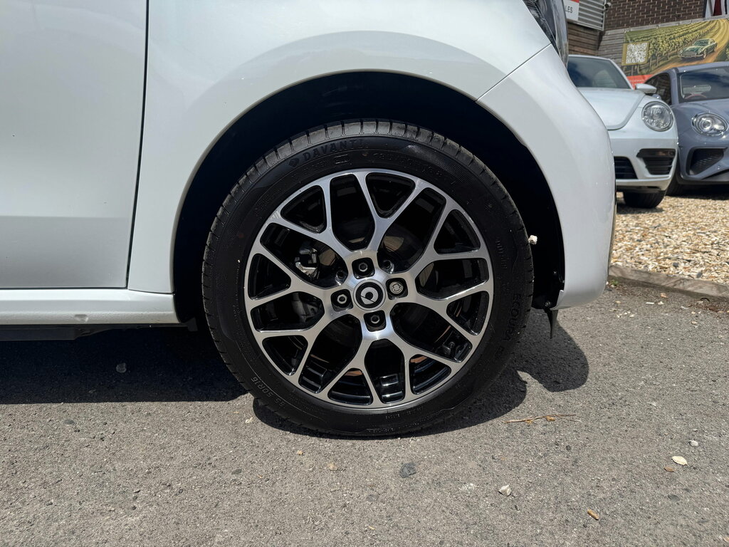 Smart Forfour 17.6Kwh Exclusive Hatchback 22K White #4