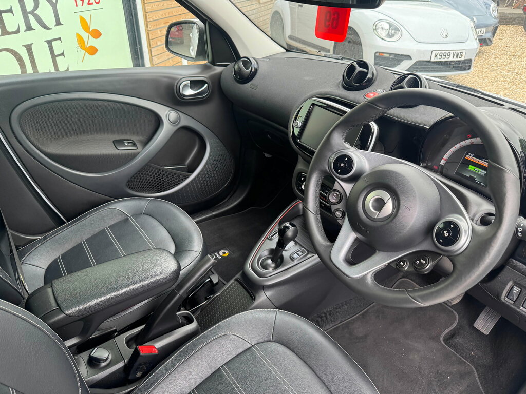 Smart Forfour 17.6Kwh Exclusive Hatchback 22K White #2