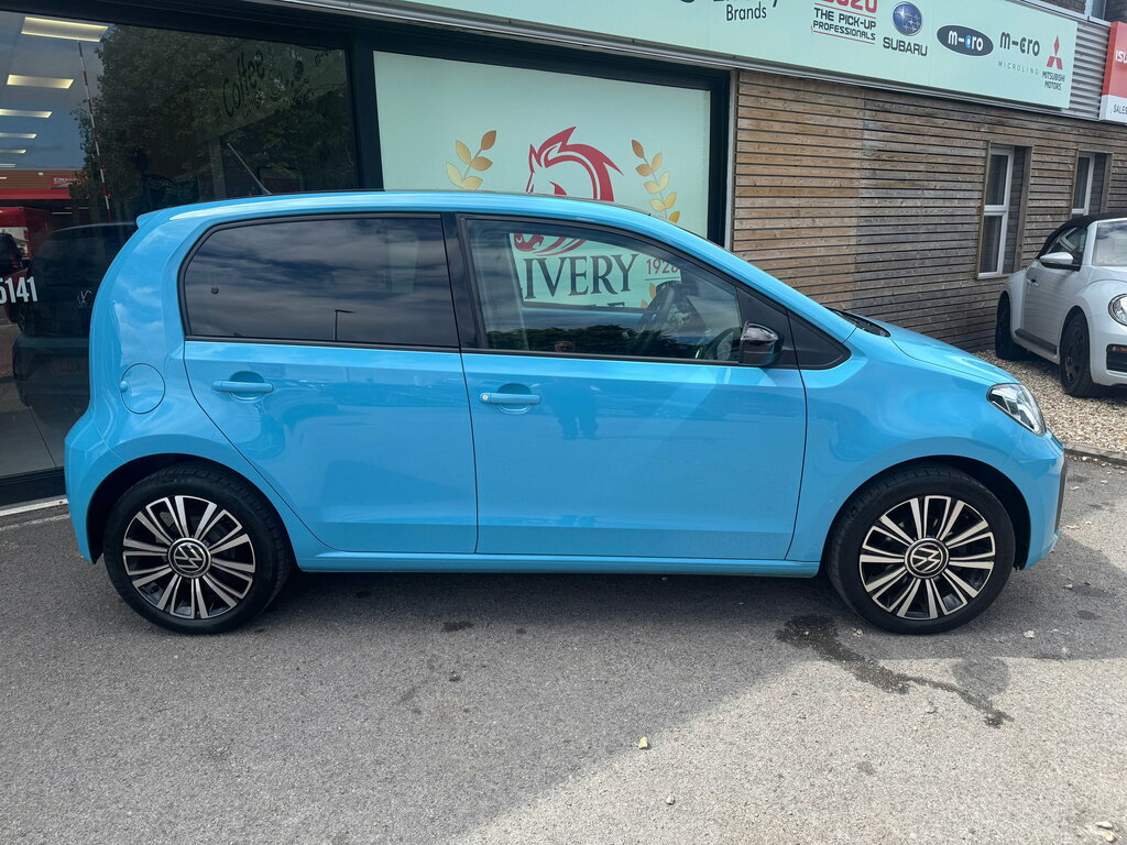 Volkswagen Up 1.0 Black Edition Hatchback Euro Blue #4