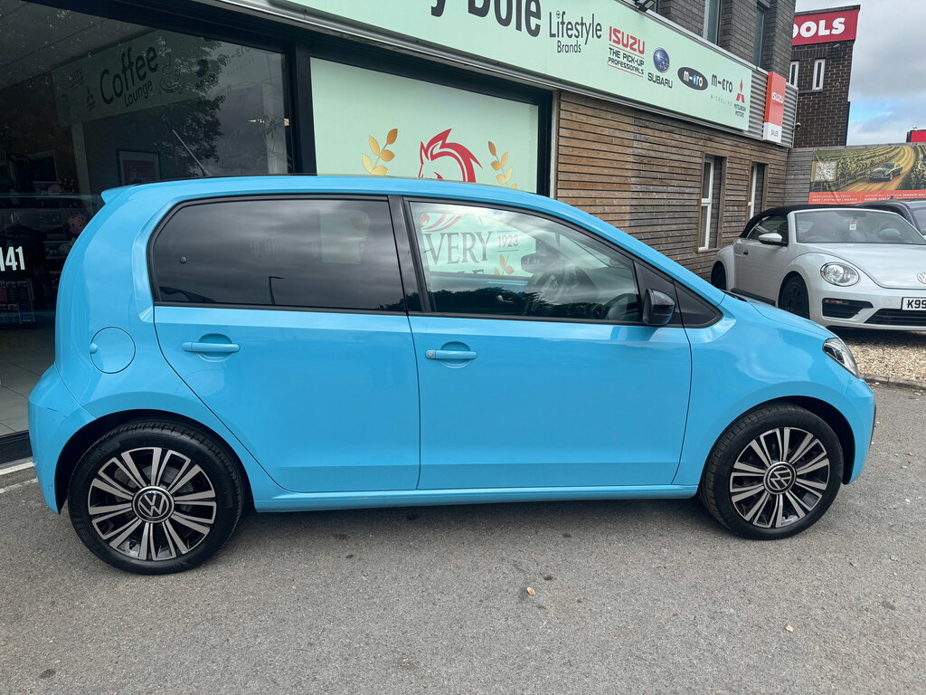 Volkswagen Up 1.0 Black Edition Hatchback Euro Blue #3