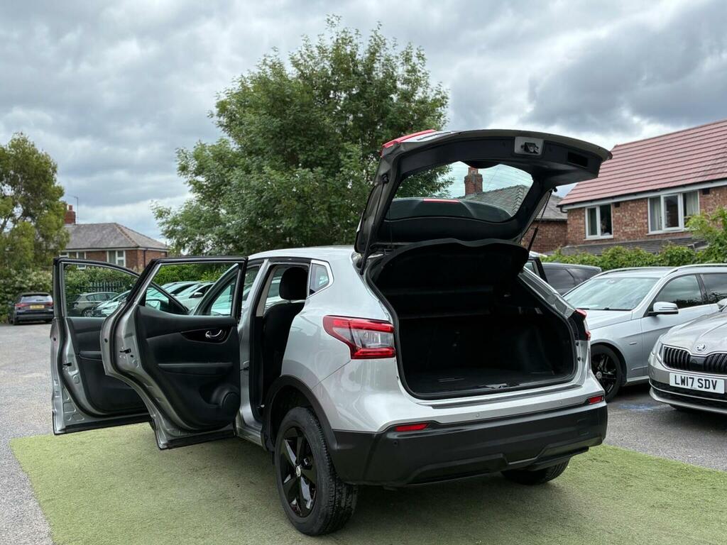 Nissan Qashqai Suv 1.5 Dci Acenta Premium Euro 6 Ss 2018 PK68ZBT Silver #3