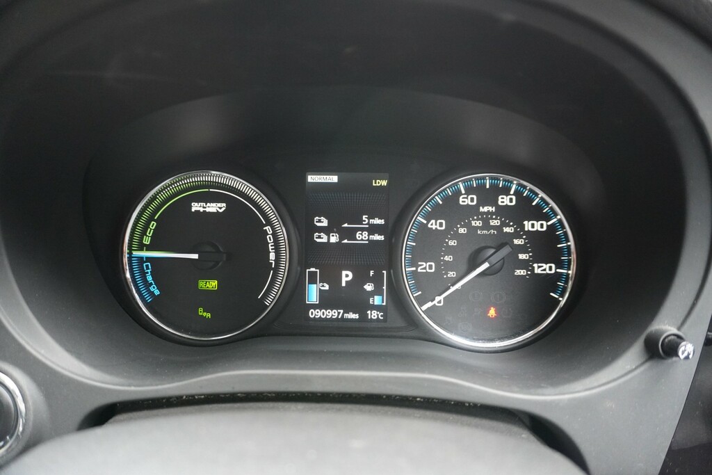 Mitsubishi Outlander 2.0 H 12Kwh 4Hs Brown #5