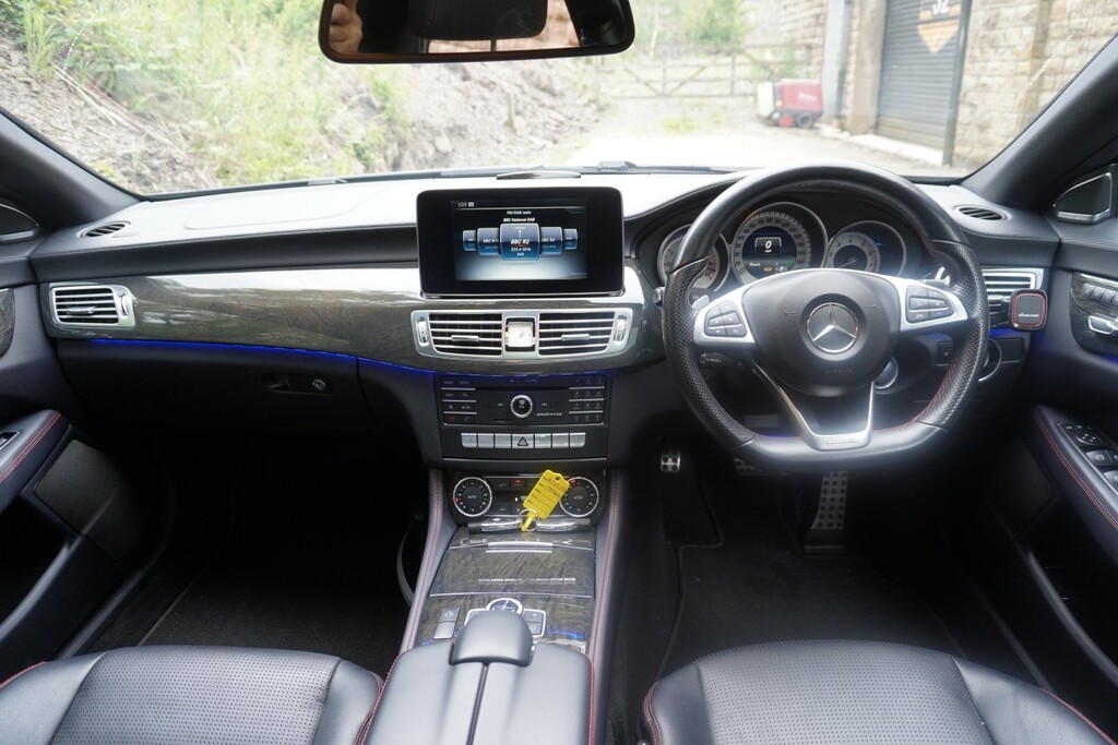 Mercedes-Benz CLS 3.5 Cls400 V6 Amg Line Black #2