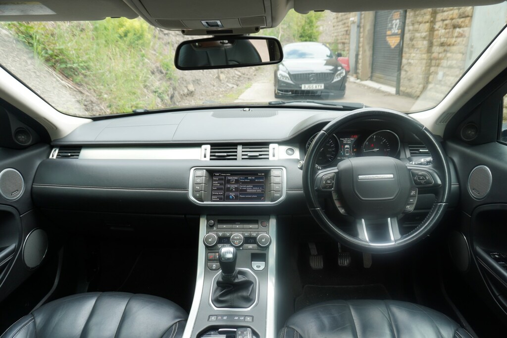 Land Rover Range Rover Evoque 2.2L Pure White #2