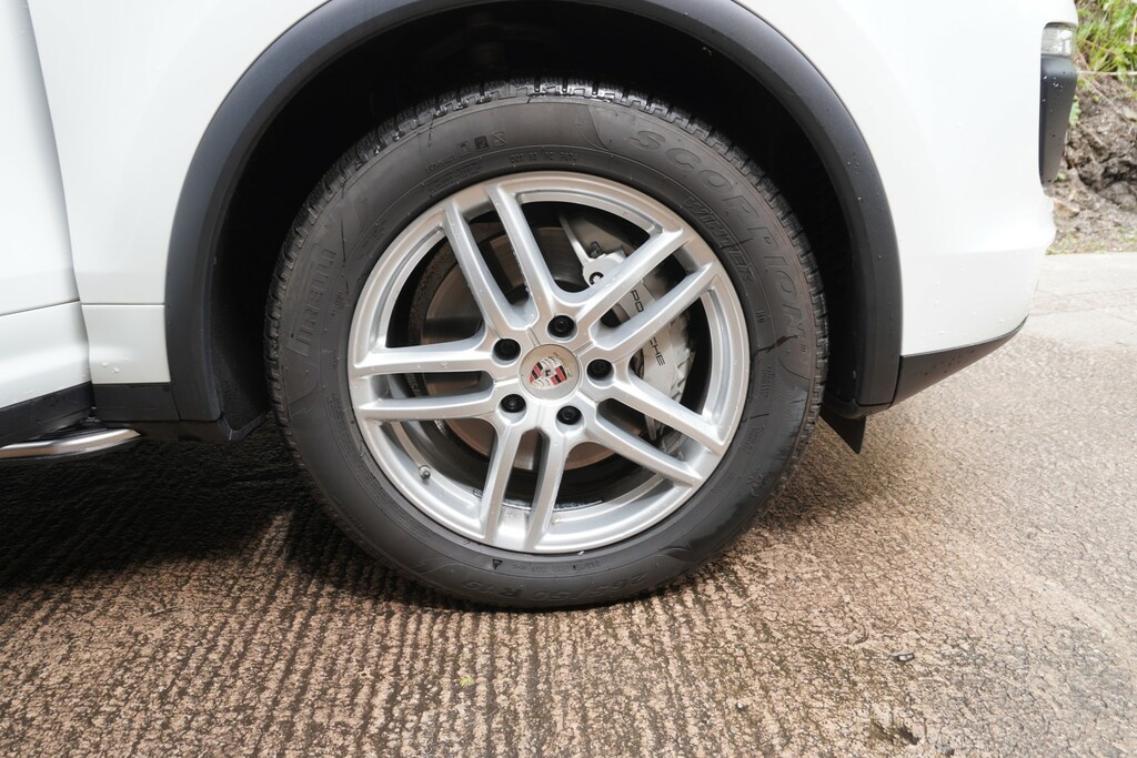 Porsche Cayenne 4.2 Td V8 S White #5