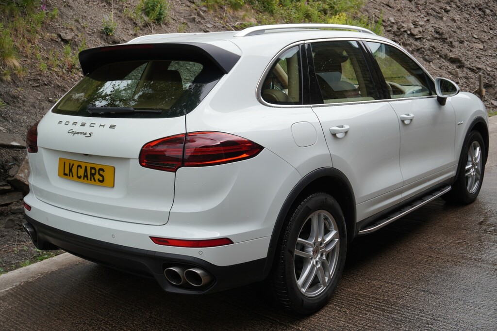 Porsche Cayenne 4.2 Td V8 S White #6
