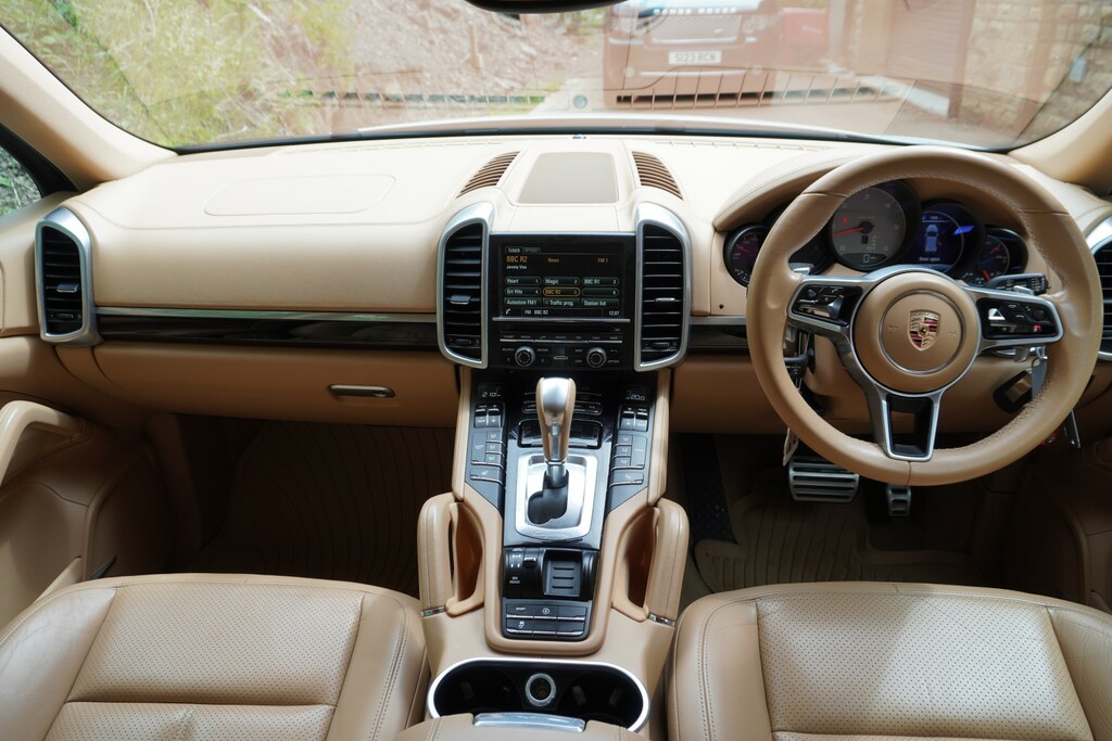 Porsche Cayenne 4.2 Td V8 S White #2