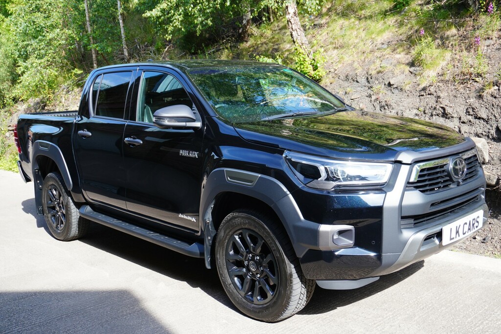 Toyota HILUX 2.8 D-4d Invincible X Black