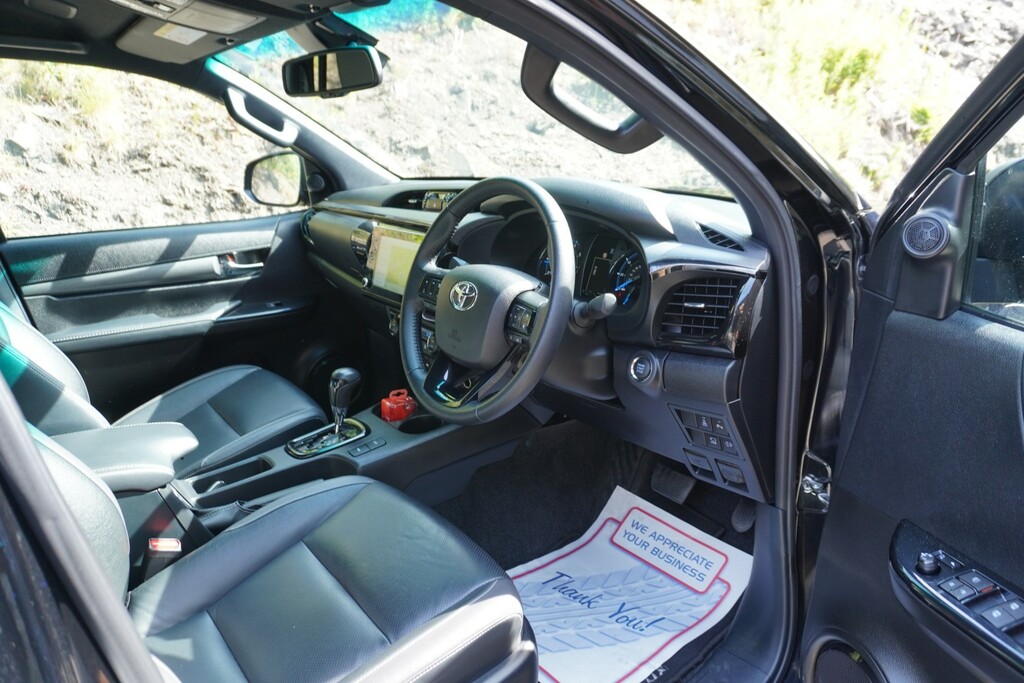 Toyota HILUX Active 4Wd D-4d Red #9