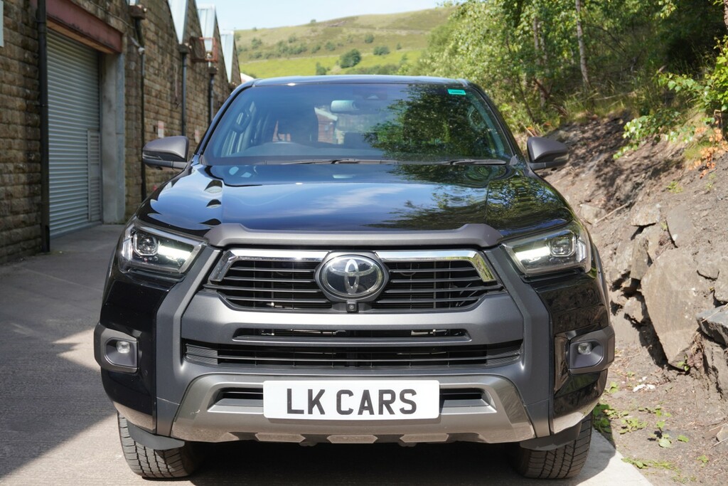 Toyota HILUX 2.8 D-4d Invincible X Black #3